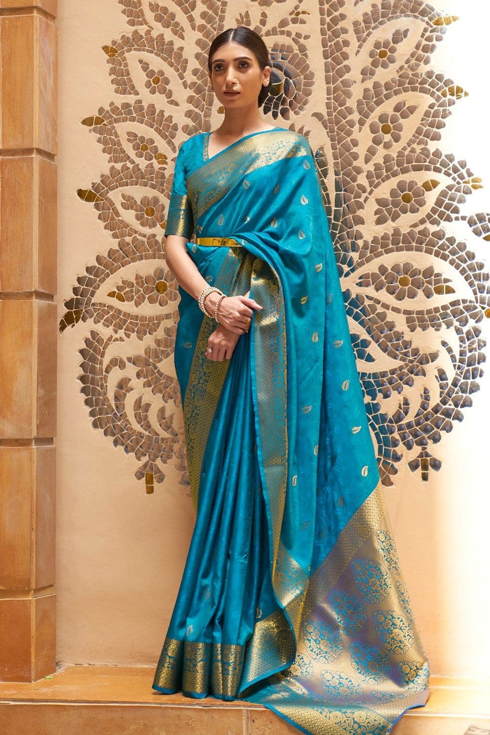 Buy the elegant Neon Blue Kanjivaram Saree online-KARAGIRI – Karagiri