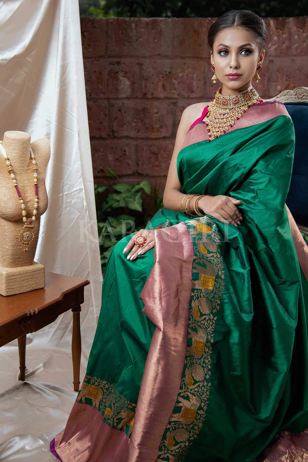 Buy the elegant Pine Green Kanjivaram Saree - GREEN SAREES LOOK FOR PARTY