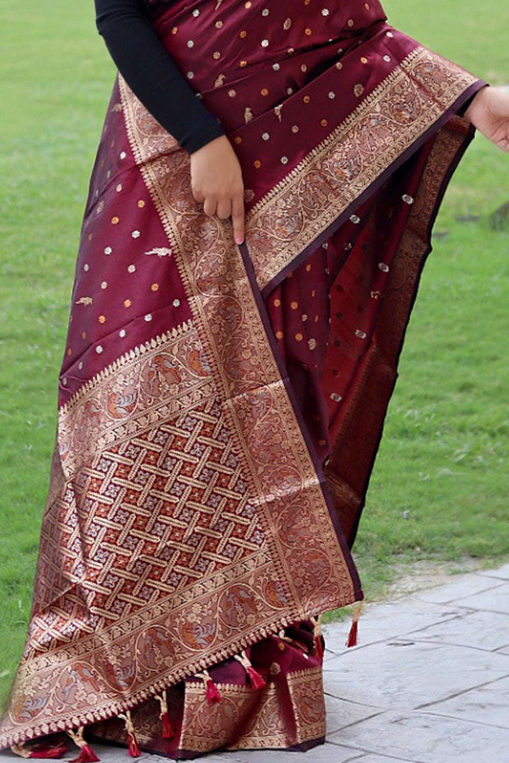 Party Wear Printed Ladies Maroon Pure Banarasi Saree, 6.5 m at best price  in Varanasi