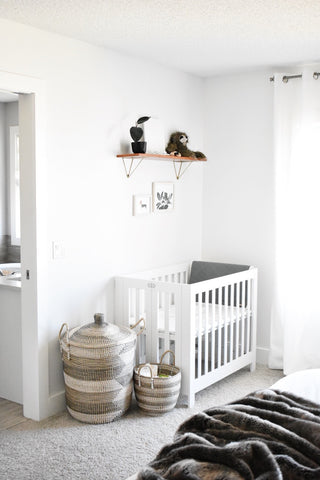 Minimal Nursery Nook And Baby Essentials Sem Label