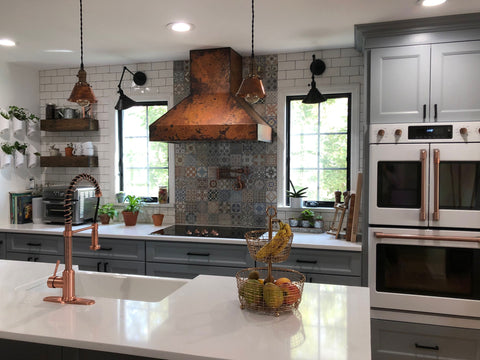 colonial kitchen with copper extractor