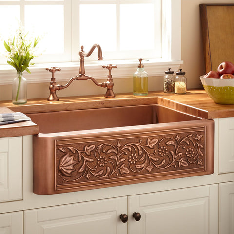 kitchen sinks made of copper in farmhouse style
