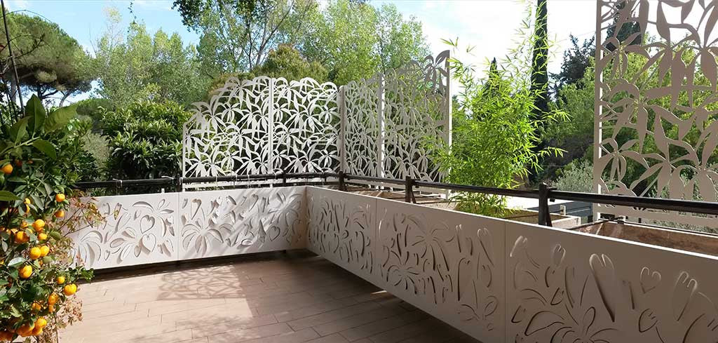 laser cut aluminum panels with a Schefflera design, enriched by high luminosity LED backlighting