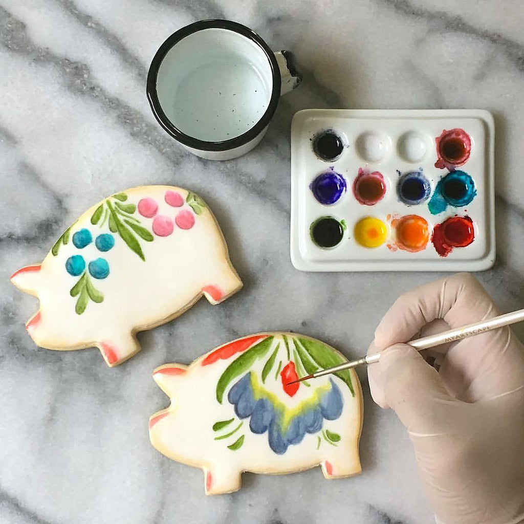 Alicia of AliciasDelicias Cookie Art // Chismeando with my Comadre—A weekly interview blog series by Artelexia, focused on meeting motivating creative female entrepreneurs as a source of inspiration for women looking to fulfill their dreams.