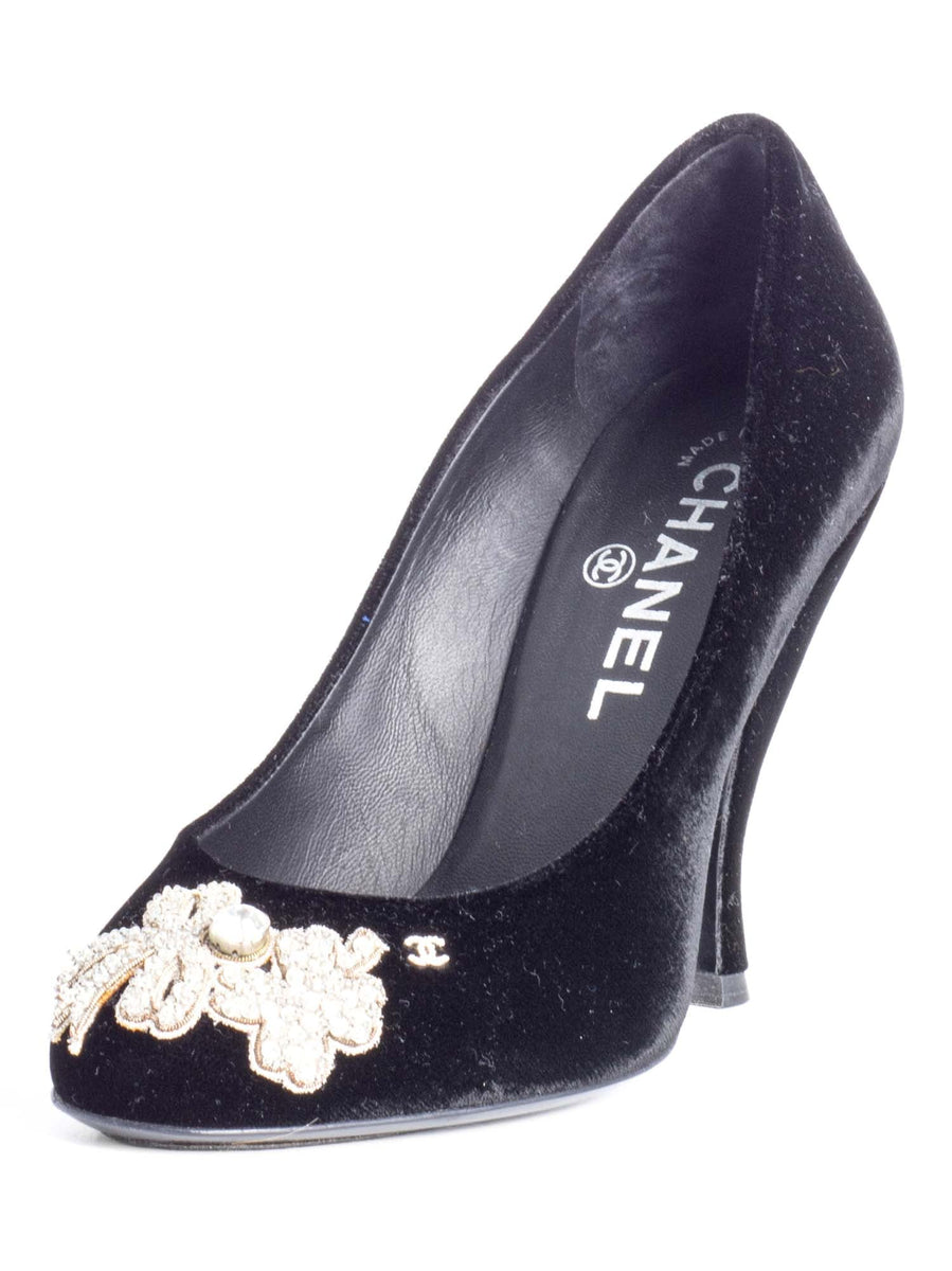 CHANEL CC Logo Velvet Crystal Heels Black