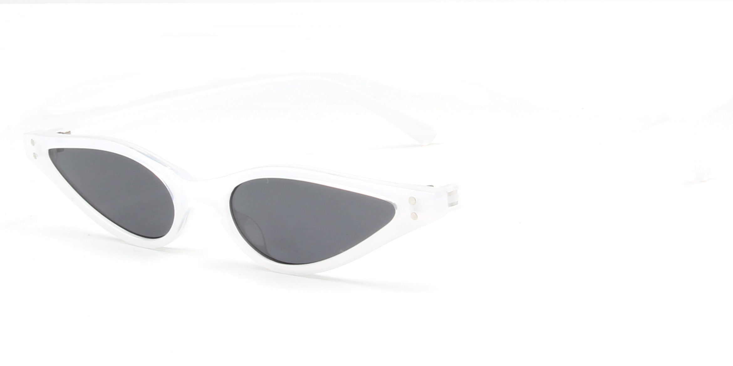 S1051 - Women Slim Retro Cat Eye SUNGLASSES White / Smoke