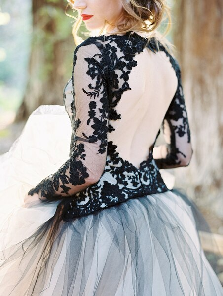 Long Sleeve Black Lace Appliques V-neck Ball Gown Tulle Wedding Dress ...