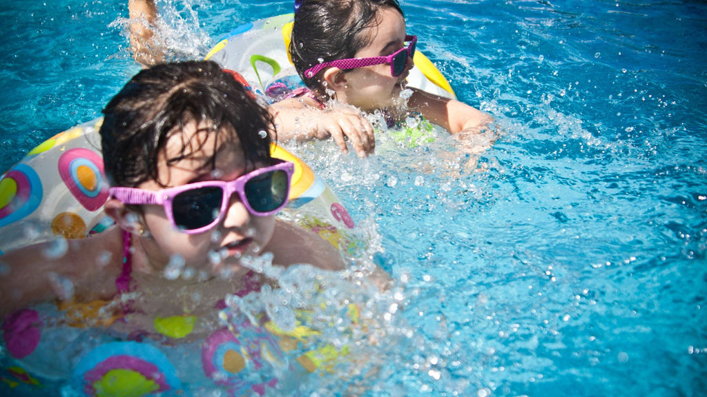 children-swimming-arm-bands-confidence