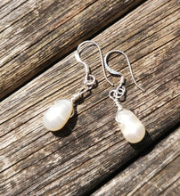 Amore earrings fresh water pearls