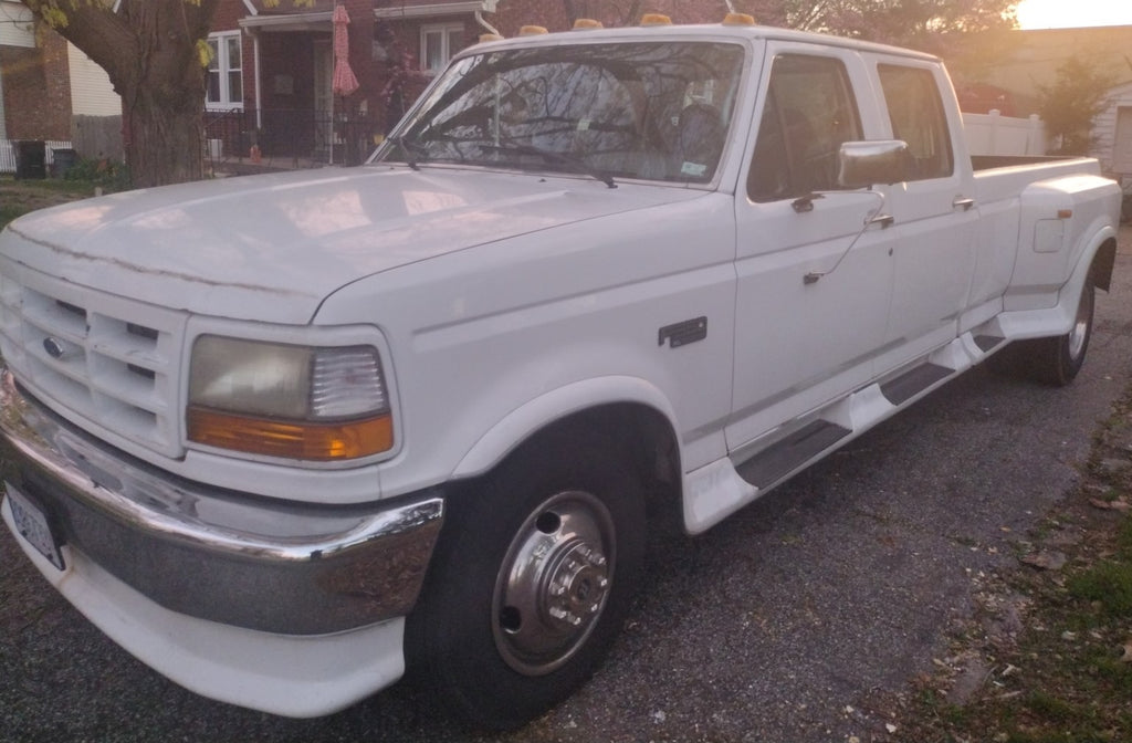 Driver side White1996 Ford F350 with DRW 460 7.5L