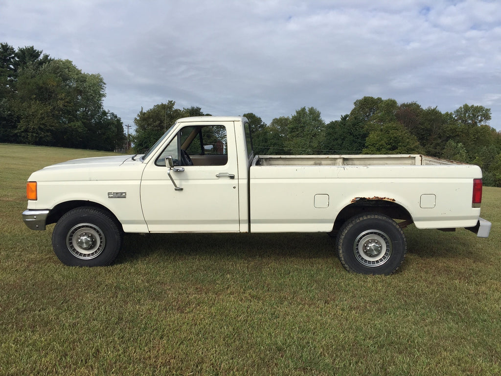 1991 Ford F250 with a 351w 5.8L Single Rear Axle