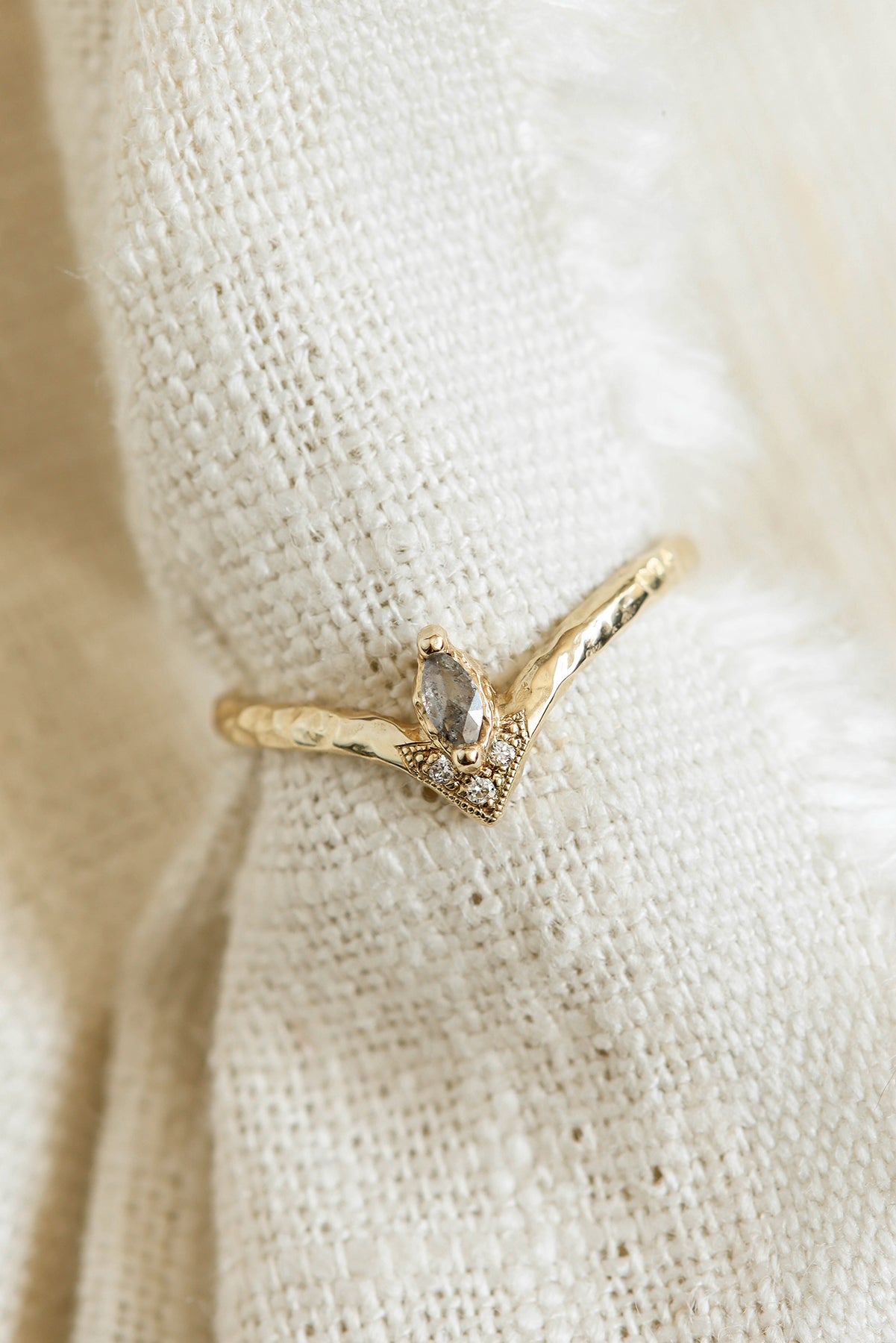 rose-cut-salt-pepper-diamond-marquise-v-shape-engagement-ring-textured