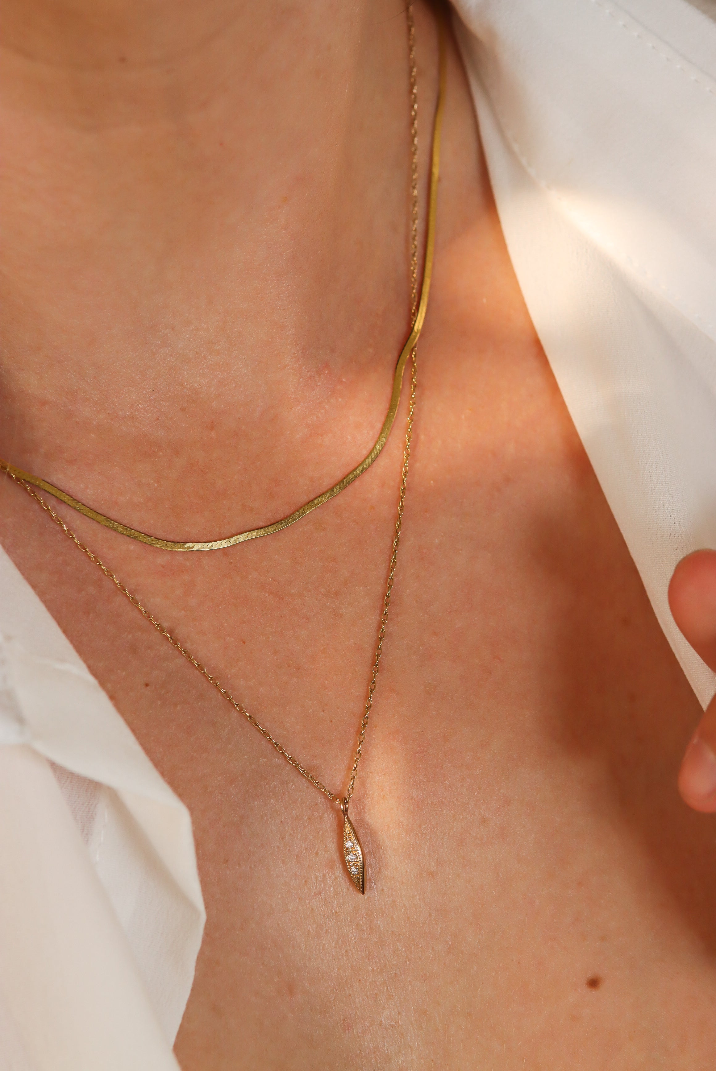 Simple Statement Necklace Minimalist Jewelry Dainty Rose Gold -   Gold  necklace simple, Simple statement necklace, Jewelry necklace simple