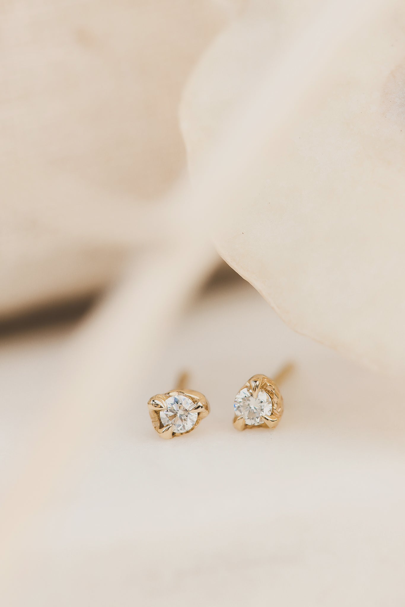 solid-gold-diamond-stud-earrings-dainty