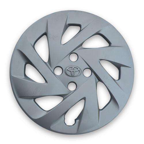 toyota prius hubcap 2015