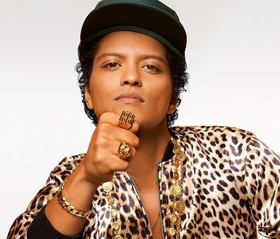 Bruno Mars Wearing Gold Signet Rings