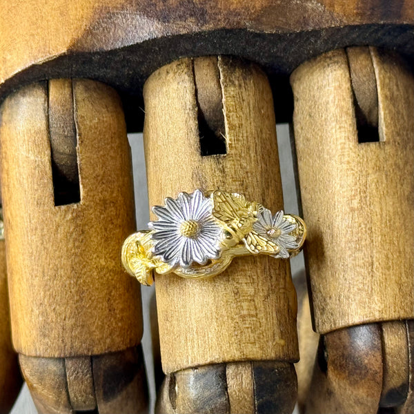 Sterling silver Daisy & honey bee ring in 18 carat gold vermeil