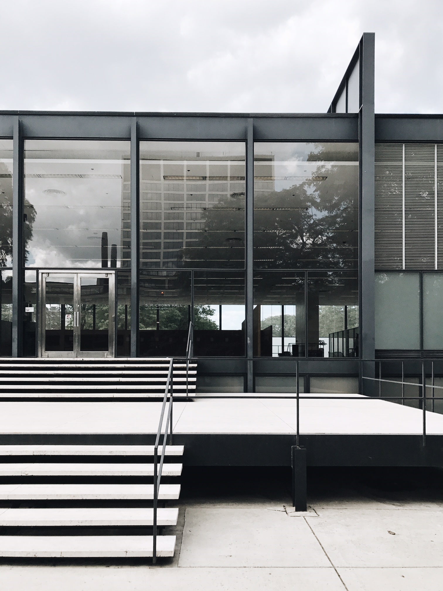 MONTGOMERY COLLECTION | CHICAGO / ILLINOIS