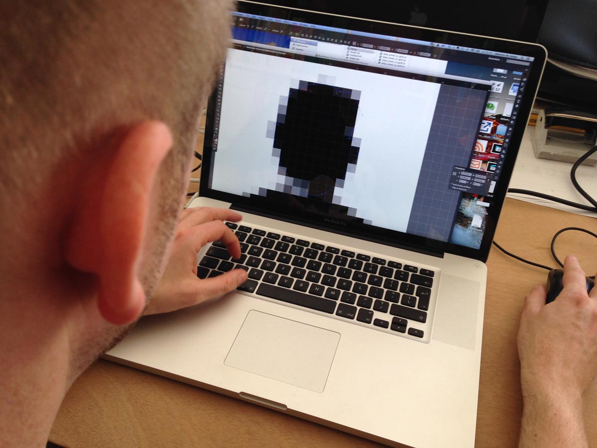 Making the icons Pixel Perfect in the Studio by #Dutchicon for the Dutch Government. #icondesign www.dutchicon.com