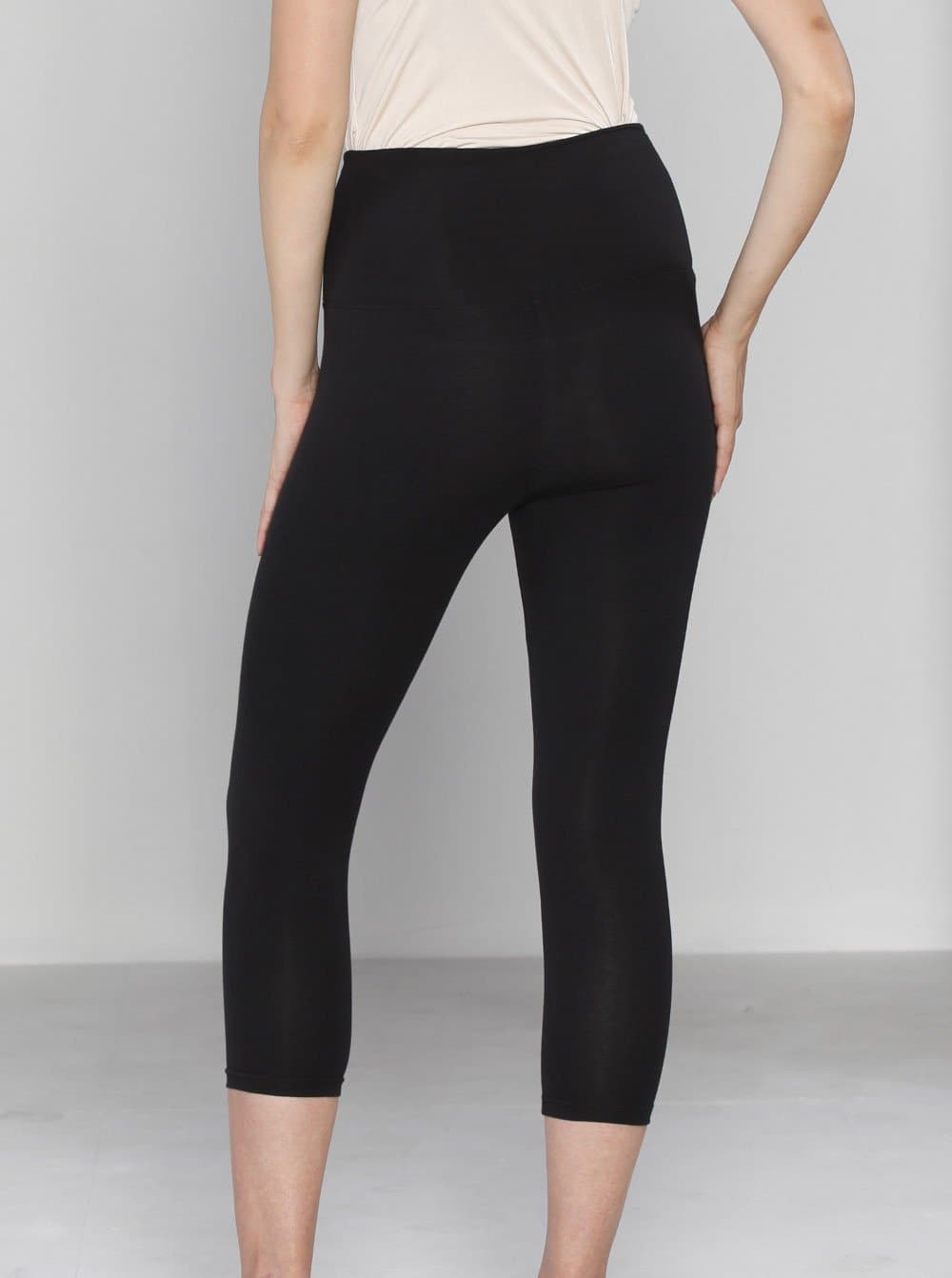 Postnatal Tummy Tight Control Capri Built-In Shaping 3/4 Legging ...