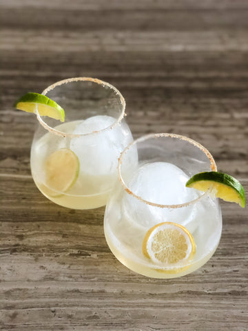 Margarita Cocktails with Lime Garnish