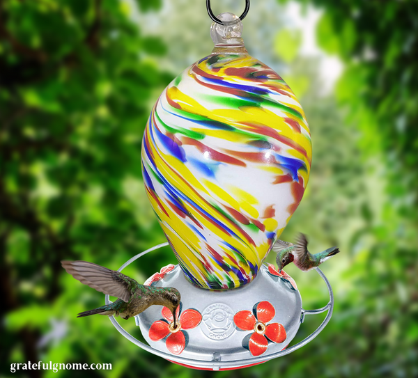 attracting-hummingbirds-with-a-beautiful-hummingbird-feeder