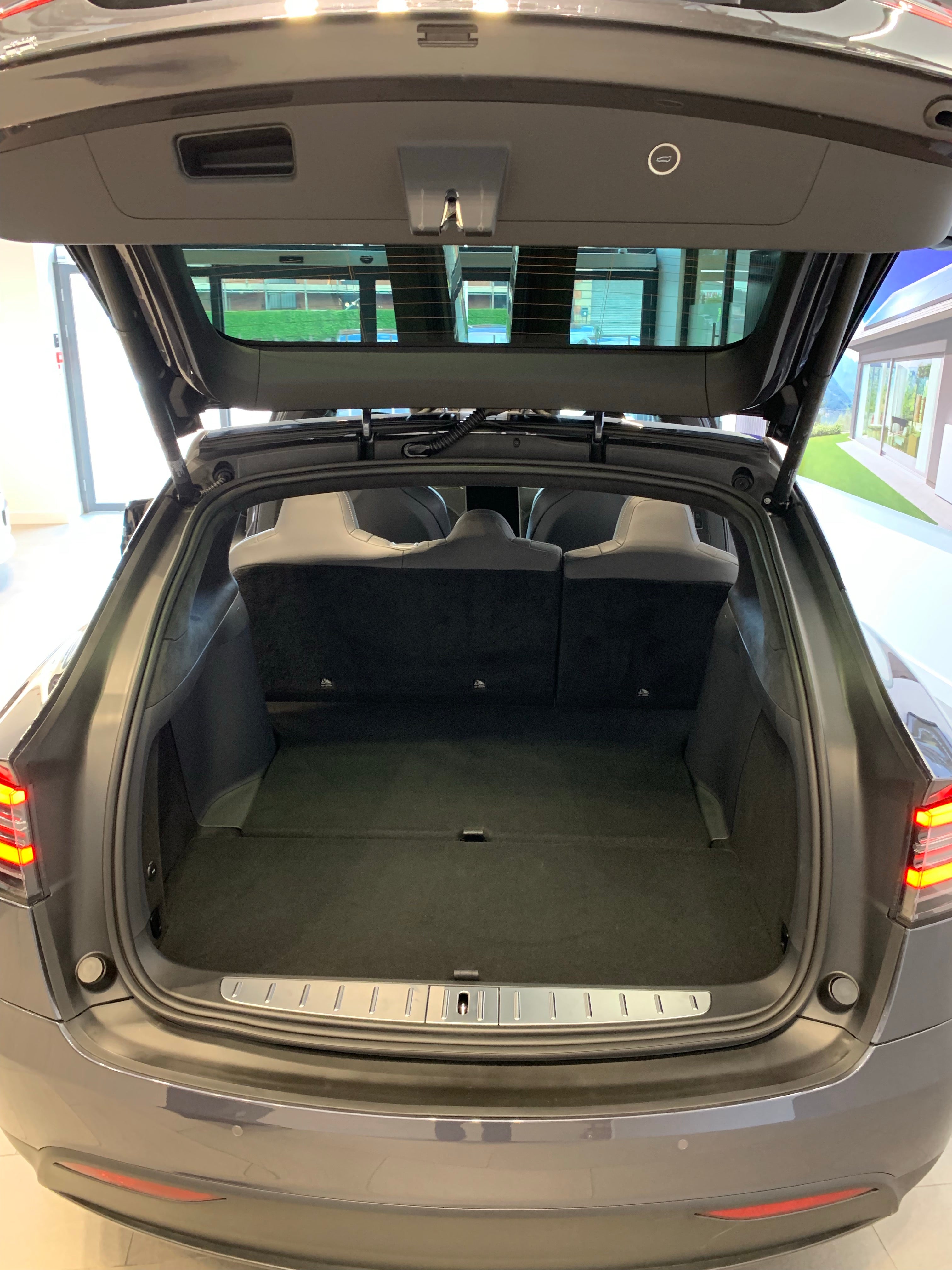 Tesla Model X 2 Piece Cube Bespoke Tailored Trunk