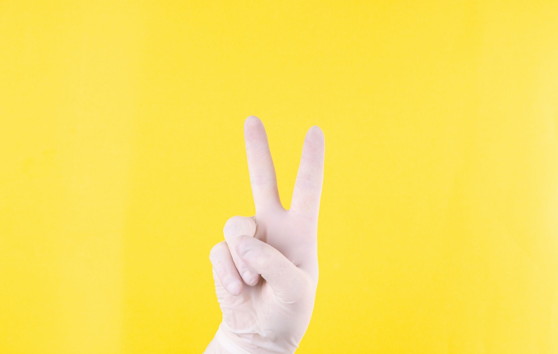 peace sign with fingers