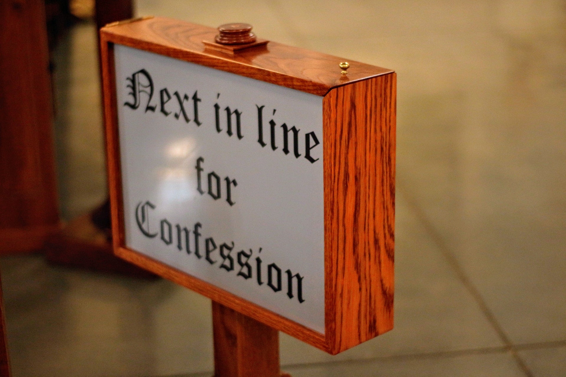 Image of sign for confessional