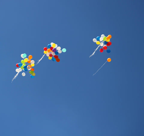 Helium balloon release