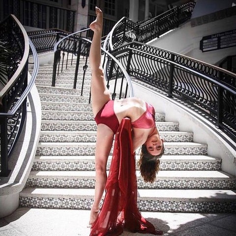 Dance pose in stairs by julianna.d.photography
