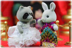 Sylvanian Families Possum Creek Blogspot DIY Red Carpet dresses