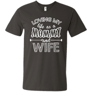 Loving my life as a mommy and a wife  Men’s Printed V-Neck T-Shirt