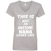 This is What an Awesome Nana Looks Like Ladies’ V-Neck T-Shirt