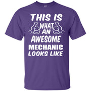 This is What an Awesome Mechanic Looks Like T-Shirt