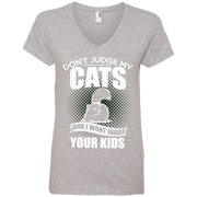 Don’t Judge My Cats And i Won’t Judge Your Kids Ladies’ V-Neck T-Shirt