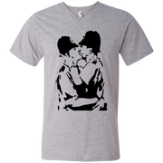 Banksy’s Policemen Kissing LGBT Men’s V-Neck T-Shirt