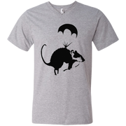 Banksy’s Parachuting Rat Men’s V-Neck T-Shirt