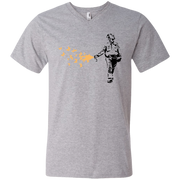 Banksy’s Soldier Spraying Butterfly’s Men’s V-Neck T-Shirt