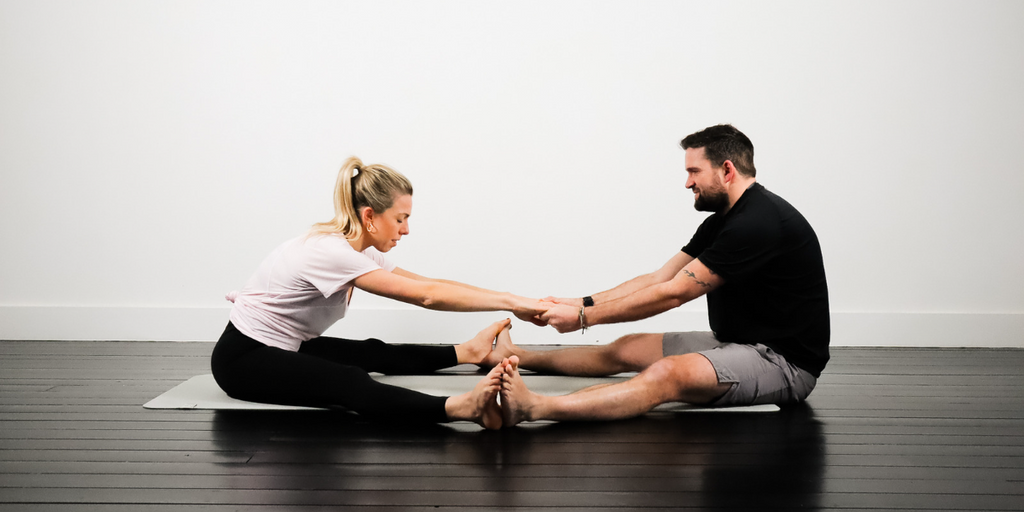 8 Couple Yoga Poses To Try This Valentine's Day | WEDOYOGA Blog