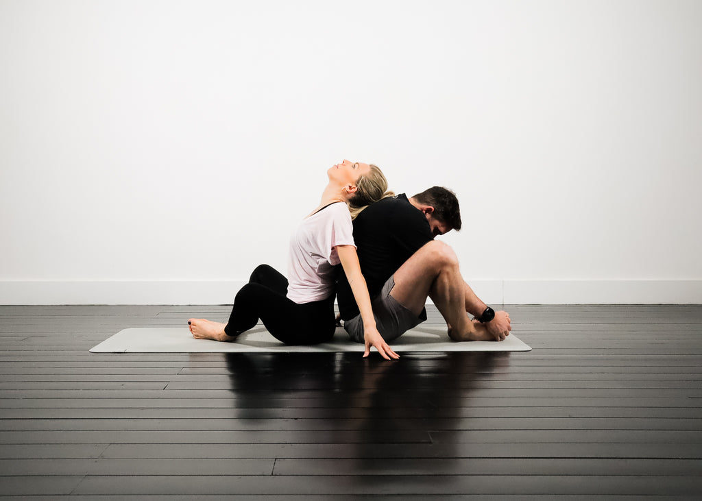 Top 10 Couples Yoga Poses For All Levels – WEDOYOGA