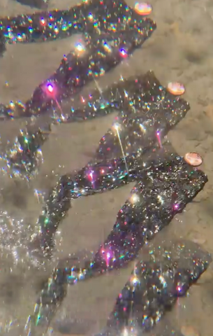 Hubbub - 10 tips to wash clothes with sequins, glitter, beads and more