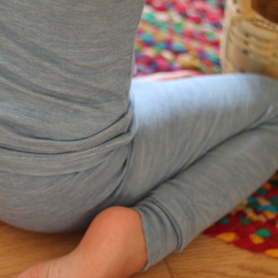 Hocosa Women Legging with Cuff, Wool/Silk, Sea Blue – Warmth and