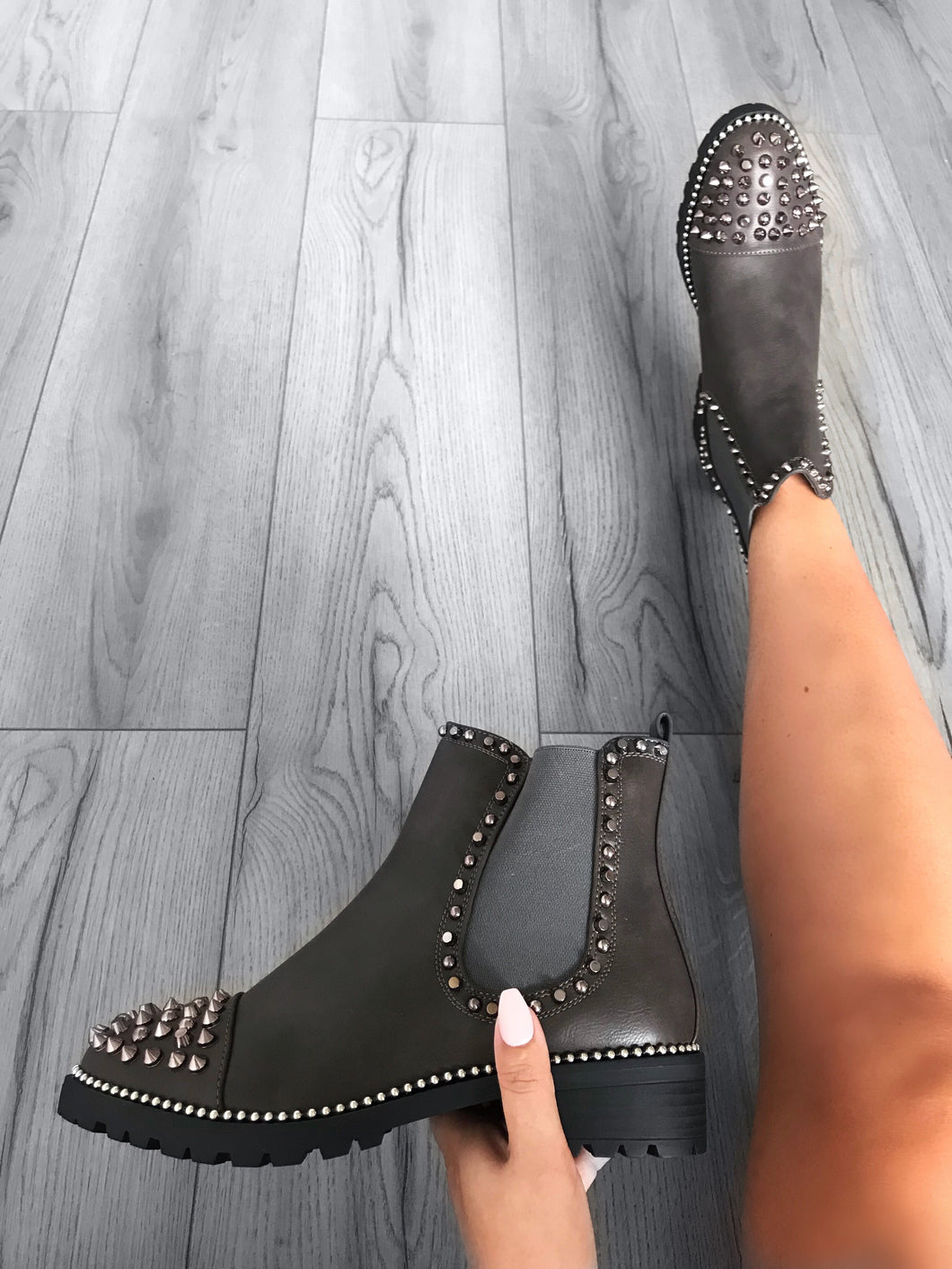 Grey studded toe ankle boots – Forever 