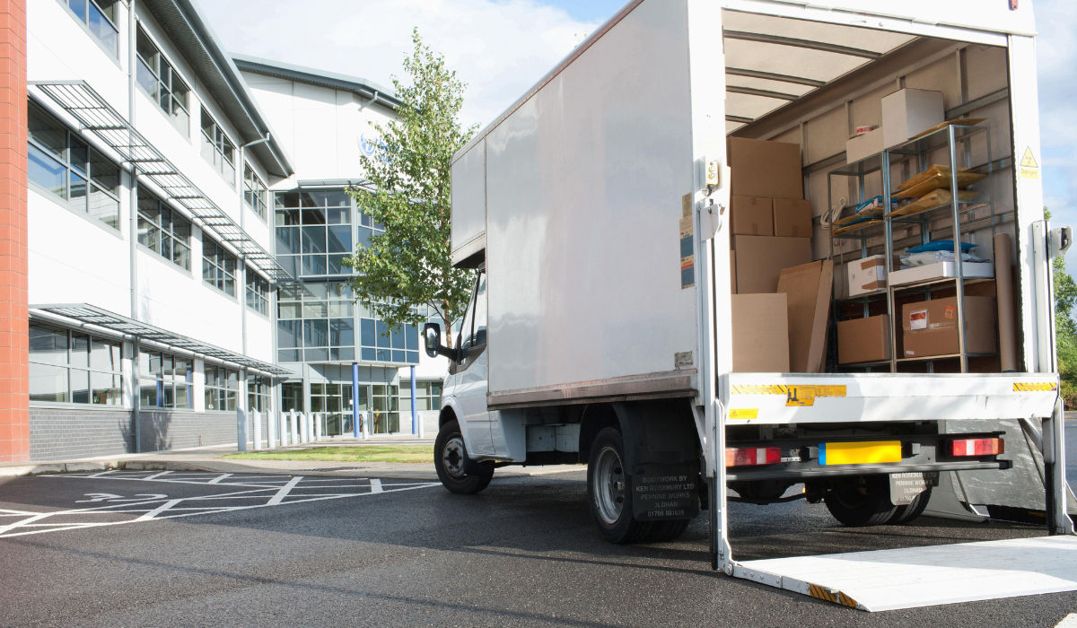 delivery-using-tail-lift