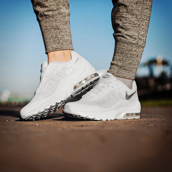 nike air max invigor blancas