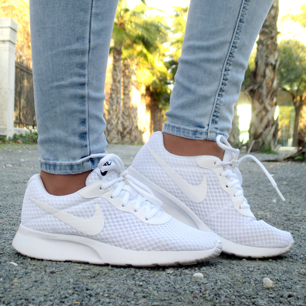 Tenis Nike Tanjun - 812655110 - Blanco - Mujer  - Footwear  Retail