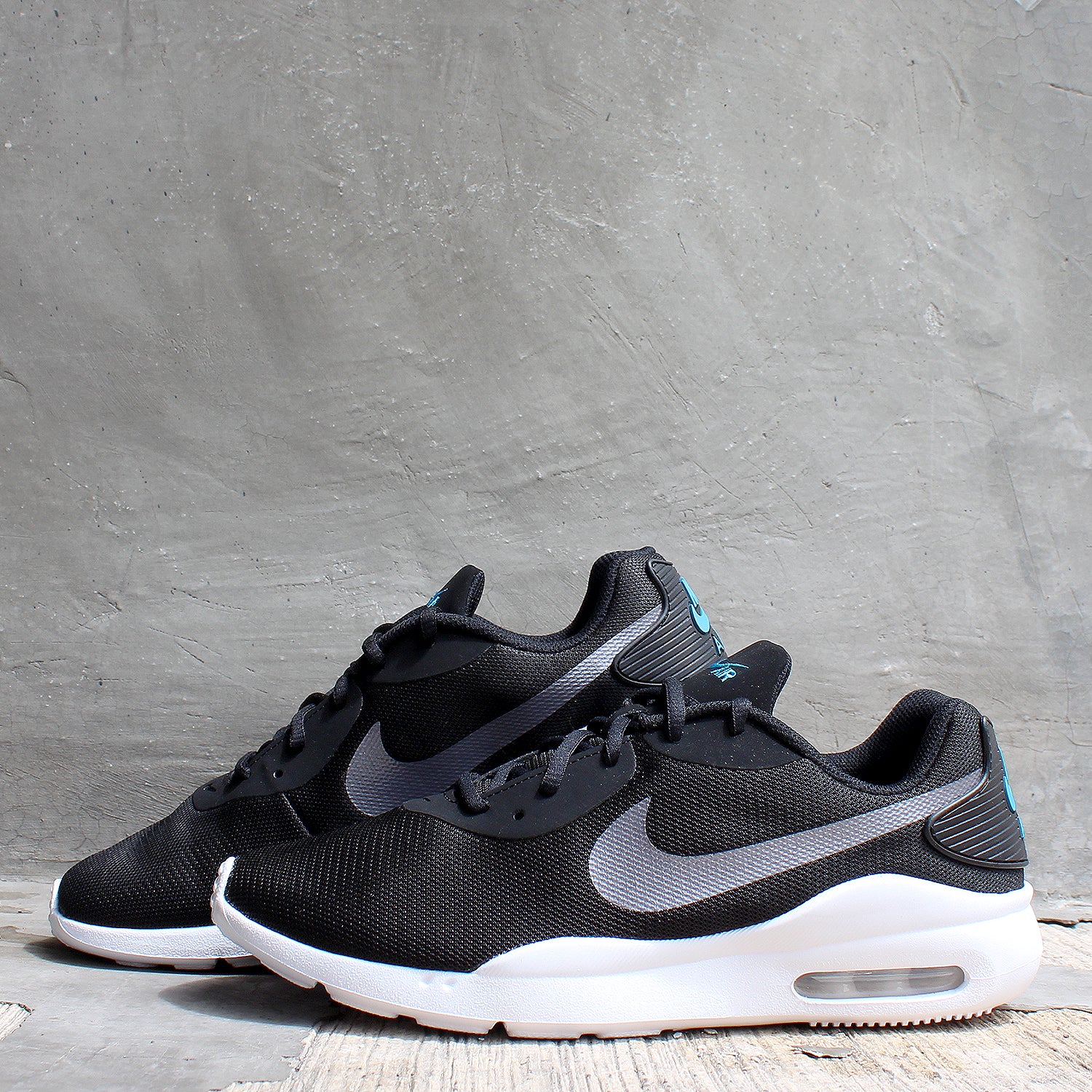 nike air max oketo junior trainers