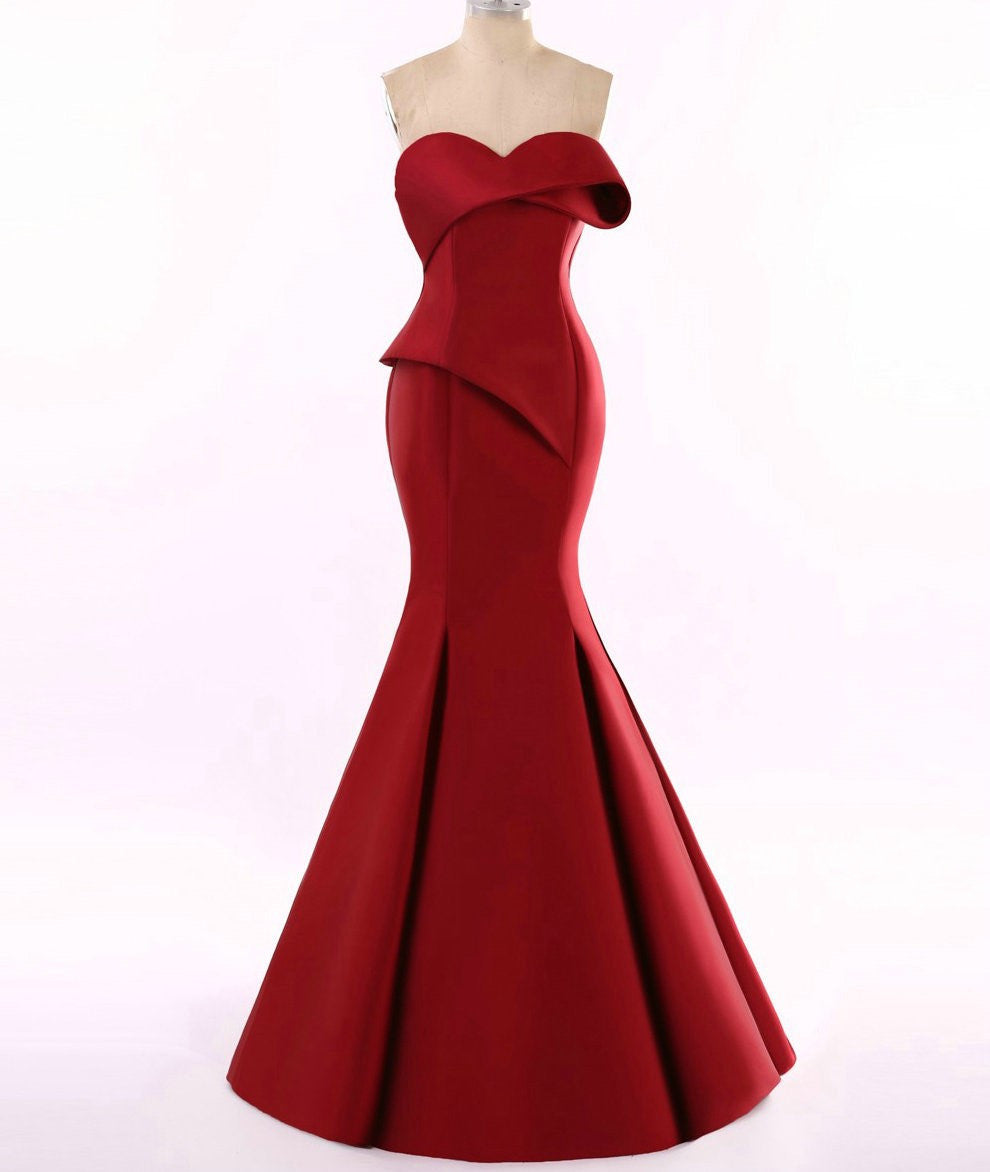 Red Haute couture Evening Gowns from 