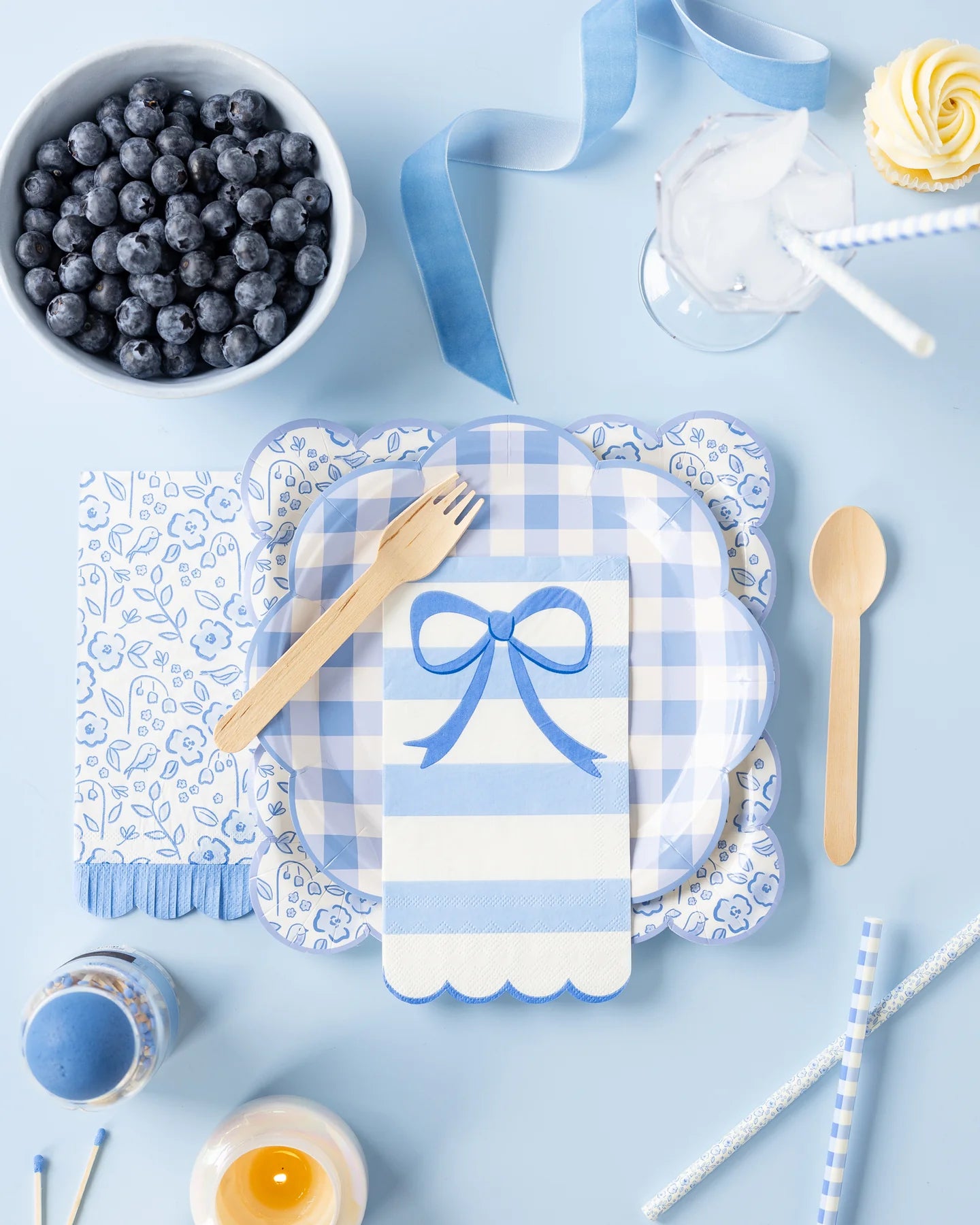 gingham-paper-plates-2emiejames_002df447-d067-47f9-b531-e156624fee95-webp